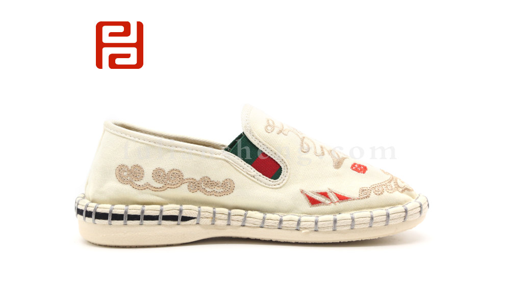 福連升老北京布鞋女鞋網(wǎng)紅刺繡中國(guó)風(fēng)一腳蹬休閑鞋